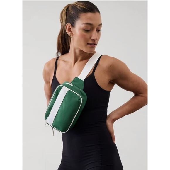 NWT Athleta All About LARGE BELT BAG Chest Crossbody Bag Fanny Pack GREEN - Picture 2 of 4